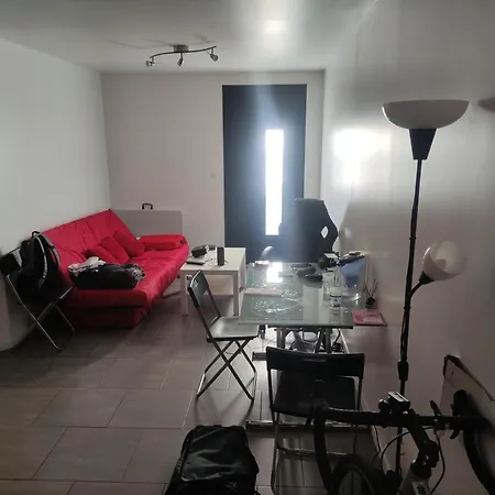 Apartamento Tranquilo Con Jardin Privado
