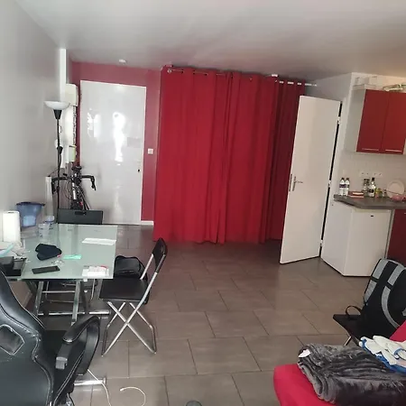 Apartamento Tranquilo Con Jardin Privado * كوربوفوا